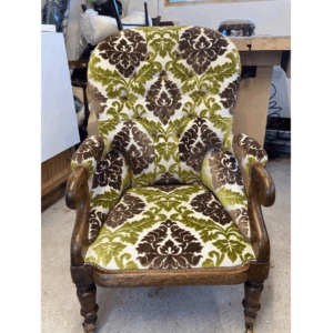 Traditional Armchair with Deep Buttoning